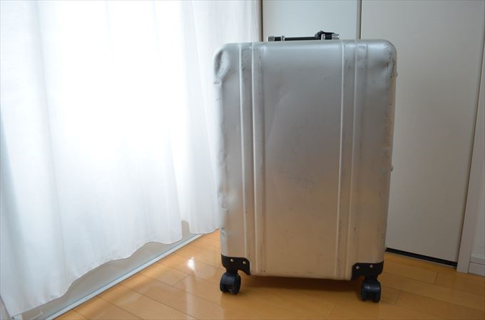 ゼロハリバートンのスーツケースを安くお得に買う方法はアウトレット 
